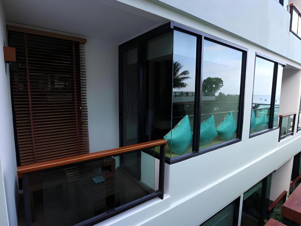 Phi Phi Nice Beach Hotel Hip Экстерьер фото
